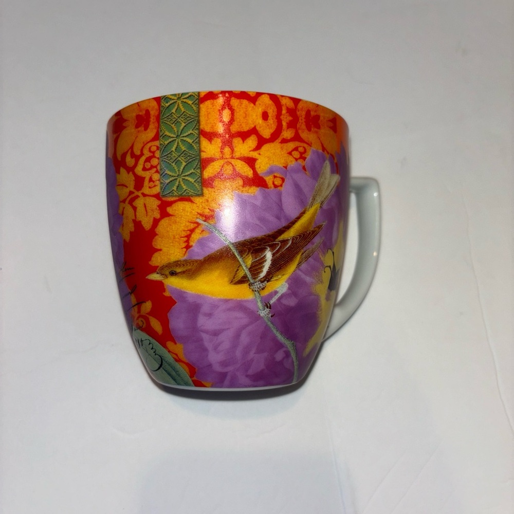 Vibrant Bird Design Coffee Mug